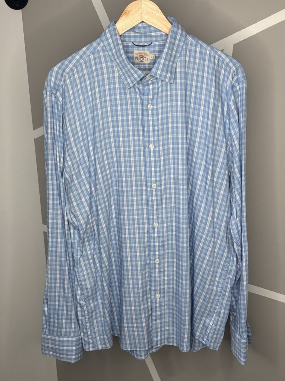 Faherty Movement Long Sleeve Button Down Shirt Men’s XL Blue Check Stretch